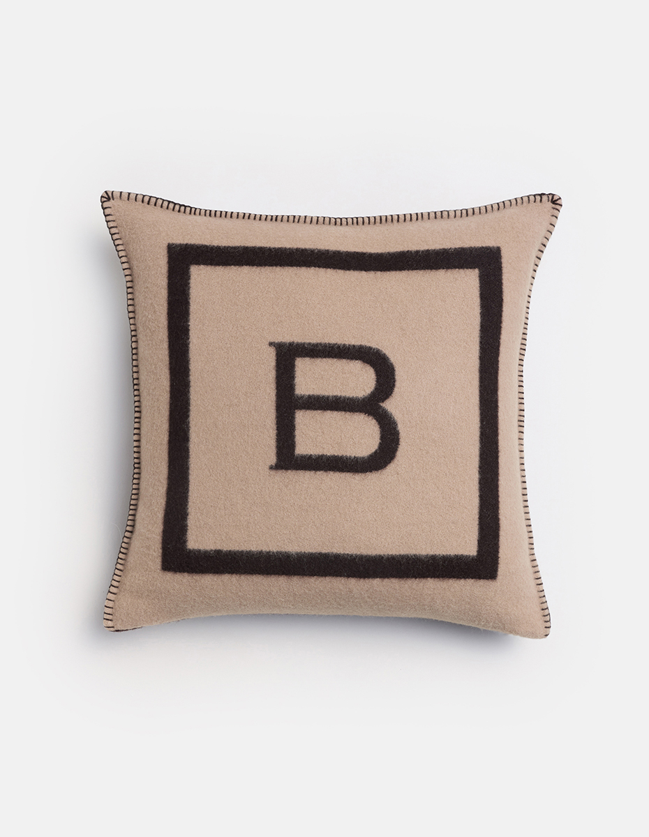 Balmuir B-logo koristetyynynpäällinen