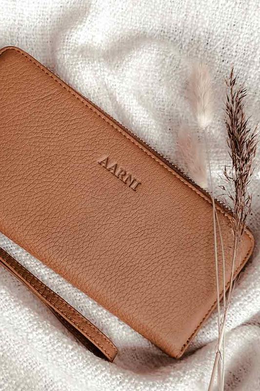 Aarni HIRVENNAHKAINEN CLUTCH-LOMPAKKO Cognac