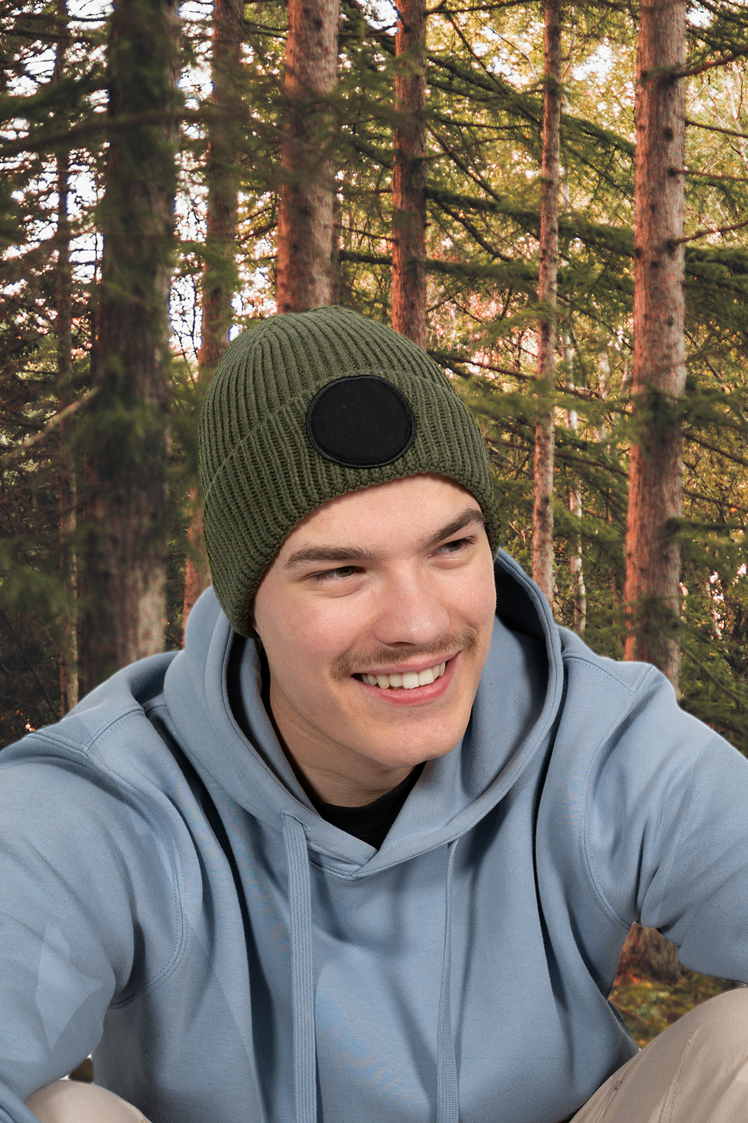 Beechfield CIRCULAR FASHION PATCH BEANIE Olive Green